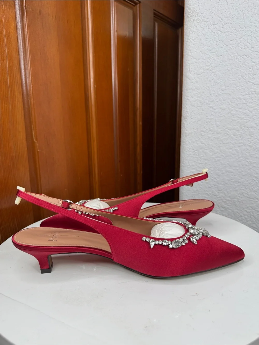 LINEA PAOLO CRYSTAL EMBELLISHED RED SATIN SLINGBACK KITTEN HEELS NIB SIZE 9.5